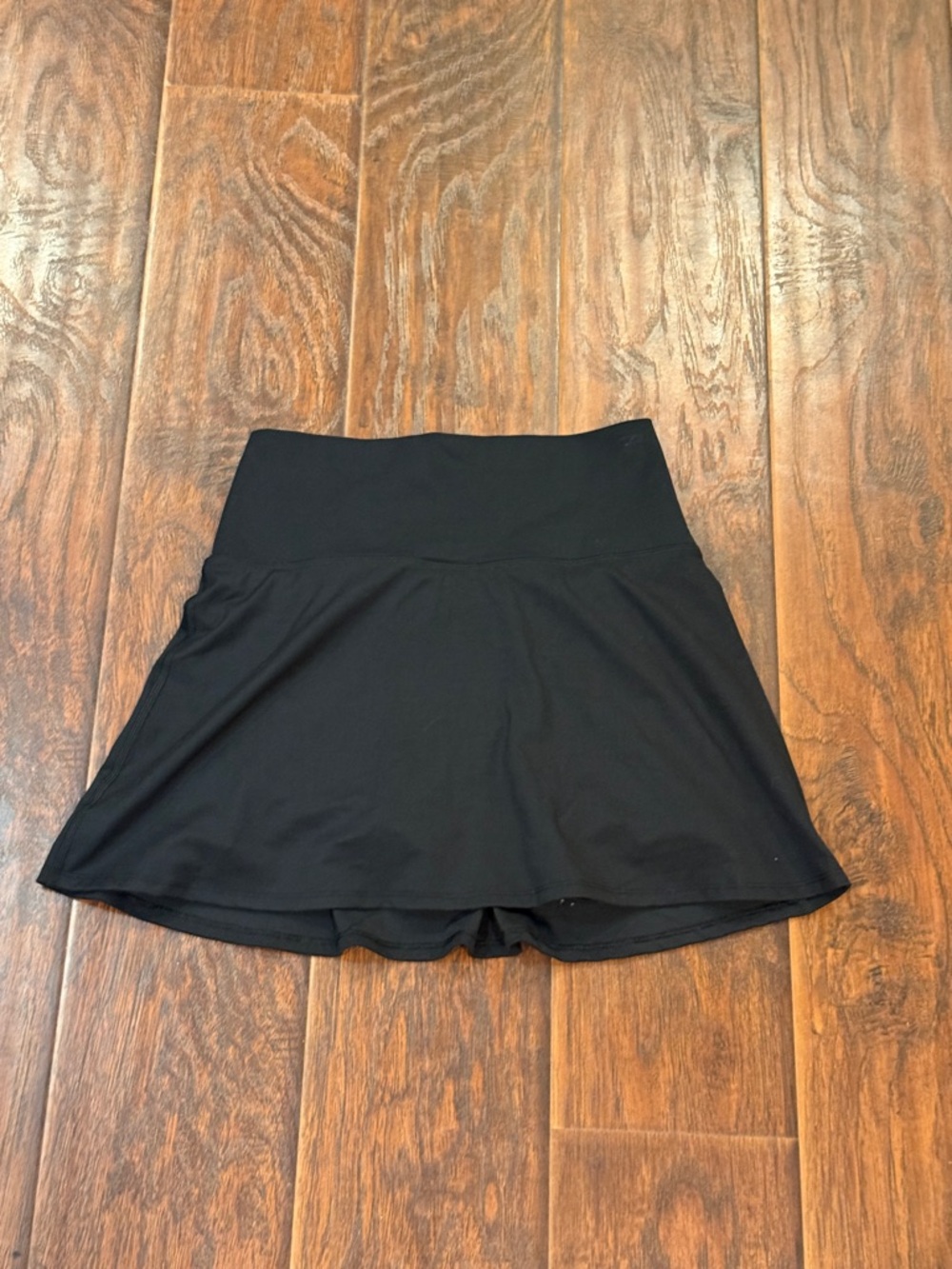 Women’s black skort with pockets